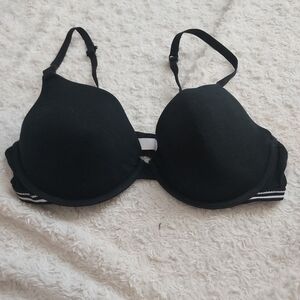 Xhilaration Black Cotton Convertible Underwire t-shirt bra - 36D Casual Comfy